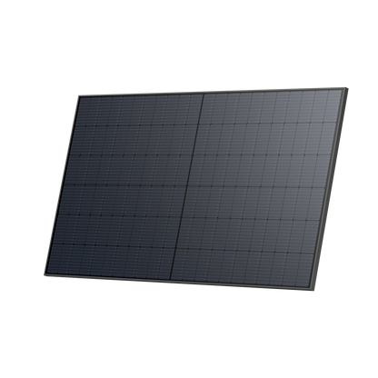 Starres Solarpanel mit Gitterstruktur aus Zellen in rechteckiger Form und Neigung