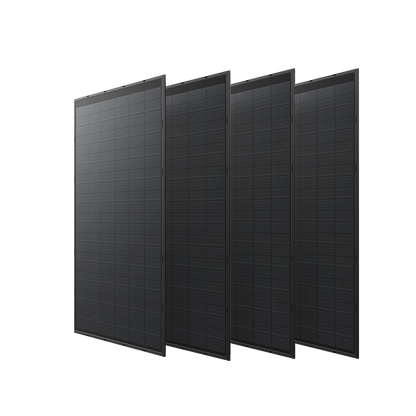 Vier starre Solarpanels nebeneinander mit Gitterstruktur aus photovoltaischen Zellen